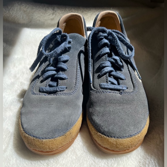 Roots suede leather tennis shoes Mens 7.5 with gum sole - Picture 2 of 7
